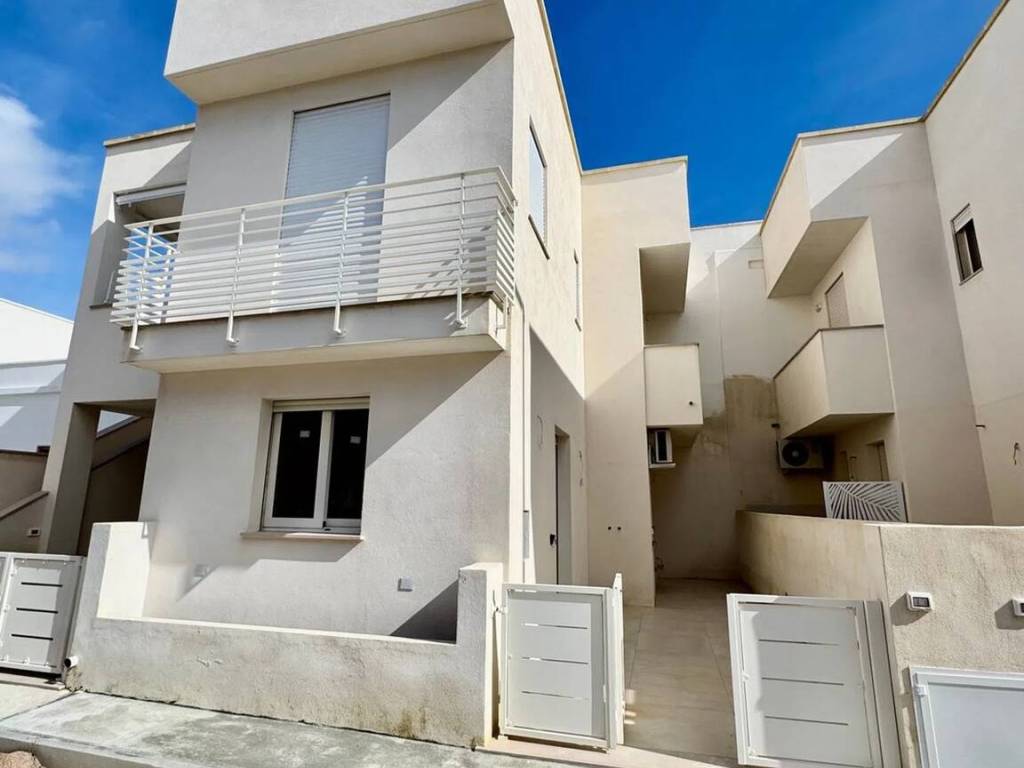 appartamento in vendita a Salve in zona Torre Pali