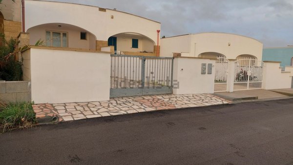 appartamento in vendita a Salve in zona Torre Pali