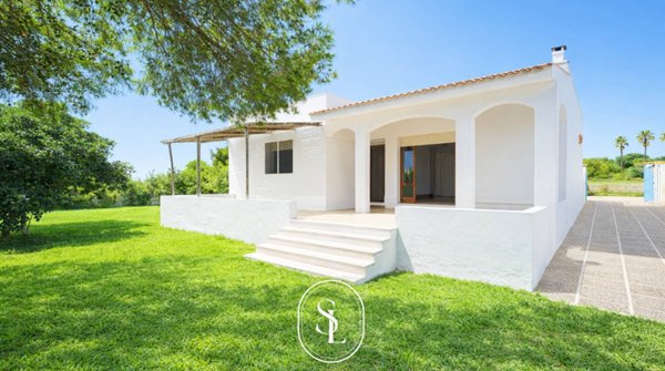 casa indipendente in vendita a Salve in zona Torre Pali