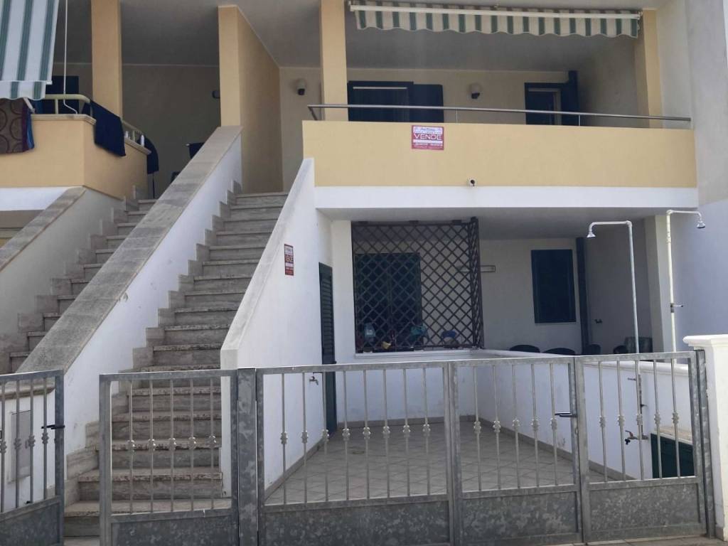 appartamento in vendita a Salve in zona Torre Pali