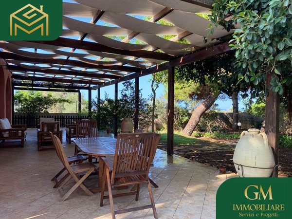 casa indipendente in vendita a Salve in zona Torre Pali