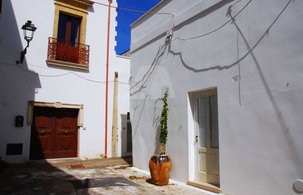 casa indipendente in vendita a Salve in zona Marina di Pescoluse