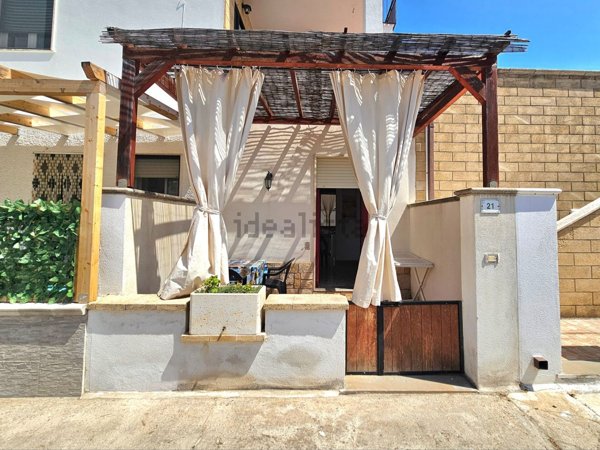 appartamento in vendita a Salve in zona Marina di Pescoluse