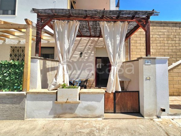 appartamento in vendita a Salve in zona Marina di Pescoluse