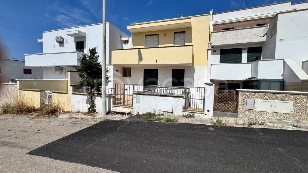 appartamento in vendita a Salve in zona Torre Pali
