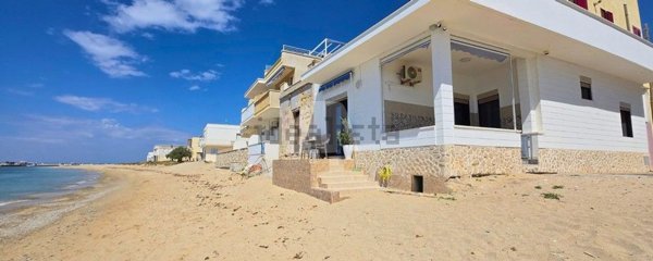 casa indipendente in vendita a Salve in zona Torre Pali