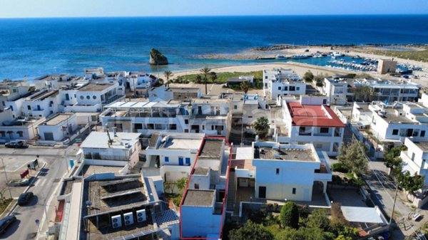 casa indipendente in vendita a Salve in zona Torre Pali