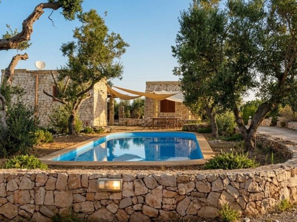 casa indipendente in vendita a Salve in zona Marina di Pescoluse