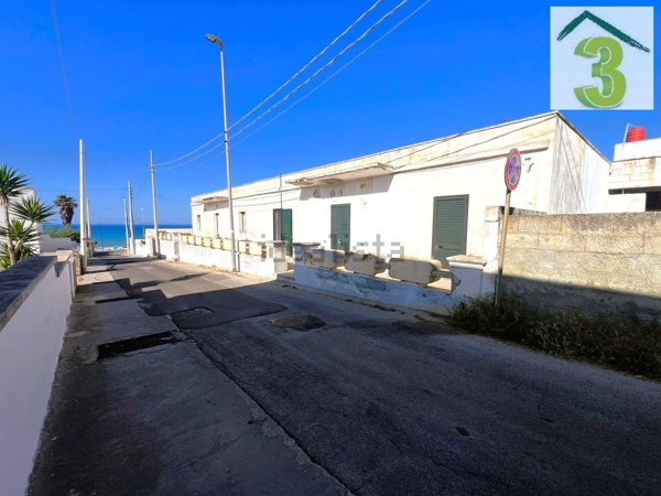 casa indipendente in vendita a Salve in zona Torre Pali