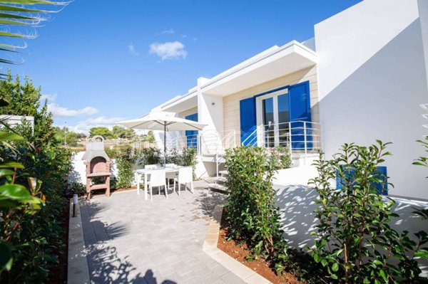 casa indipendente in vendita a Salve in zona Posto Vecchio
