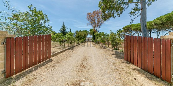 casa indipendente in vendita a Salve in zona Torre Pali