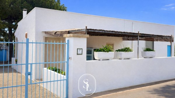casa indipendente in vendita a Salve in zona Torre Pali