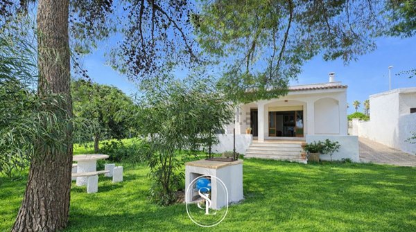 casa indipendente in vendita a Salve in zona Torre Pali