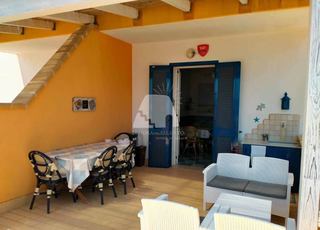 casa indipendente in vendita a Salve in zona Torre Pali