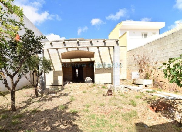 casa indipendente in vendita a Salve
