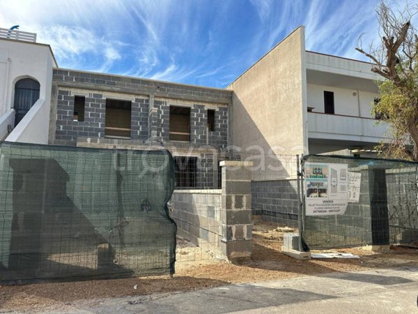 casa indipendente in vendita a Salve in zona Torre Pali