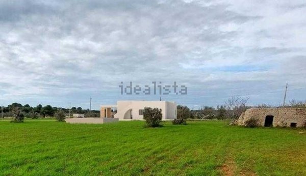 casa indipendente in vendita a Salve in zona Ruggiano