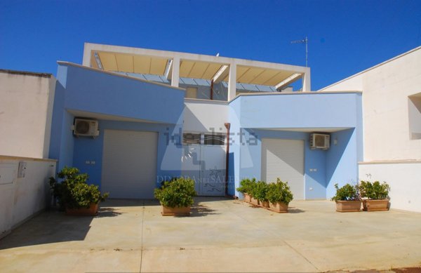 casa indipendente in vendita a Salve in zona Torre Pali