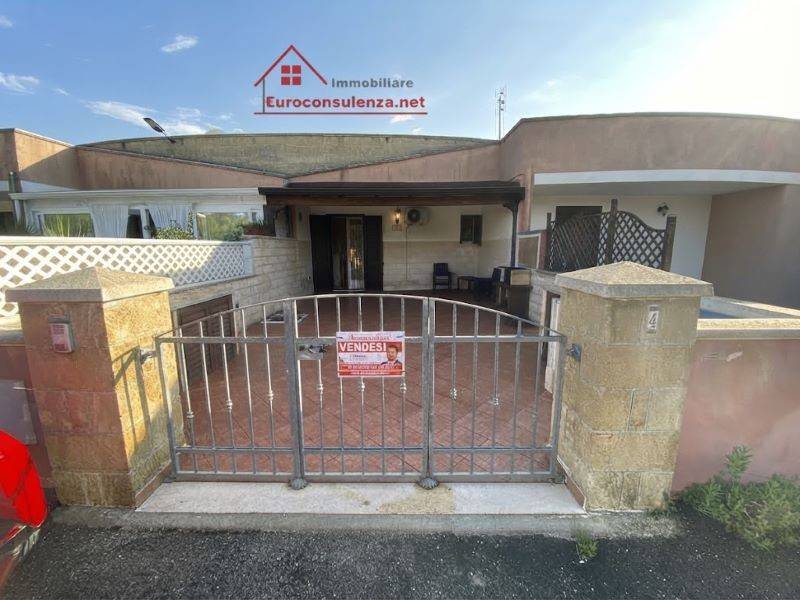 appartamento in vendita a Salve in zona Torre Pali