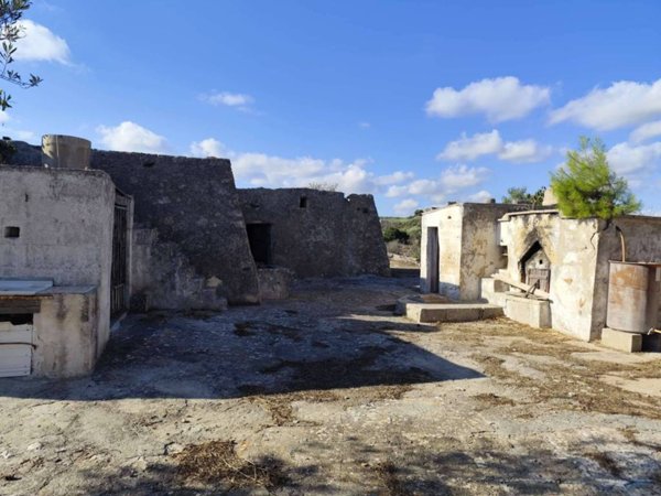casa indipendente in vendita a Salve in zona Ruggiano