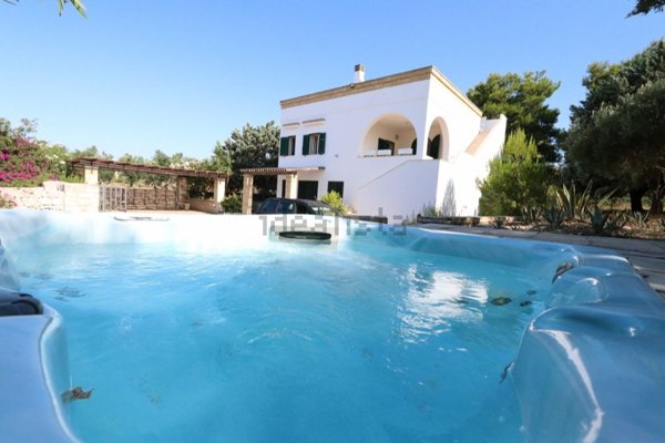 casa indipendente in vendita a Salve in zona Marina di Pescoluse