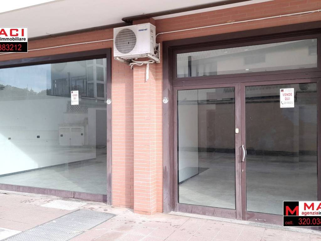 negozio in vendita a San Cesario di Lecce