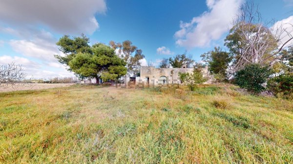 pentavano in vendita a San Cesario di Lecce