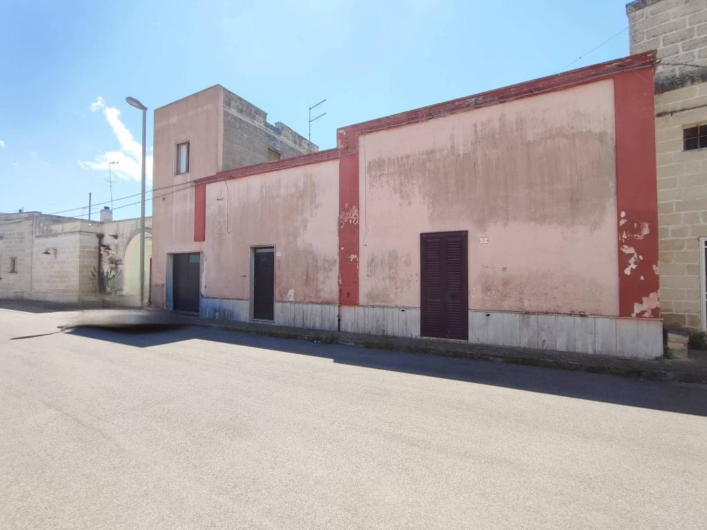 casa indipendente in vendita a San Donato di Lecce in zona Galugnano