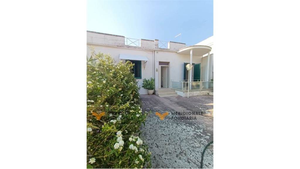 casa indipendente in vendita a San Donato di Lecce in zona Galugnano