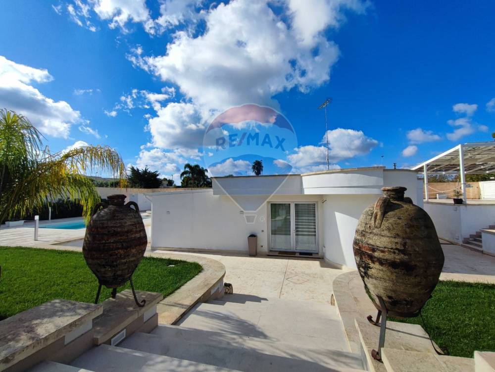 casa indipendente in vendita a San Donato di Lecce in zona Galugnano