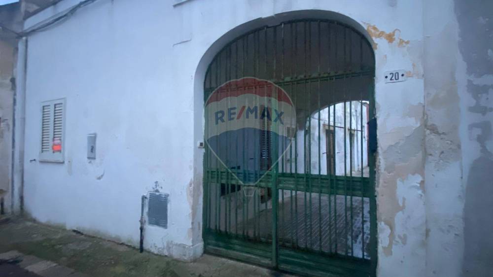 casa indipendente in vendita a San Donato di Lecce in zona Galugnano