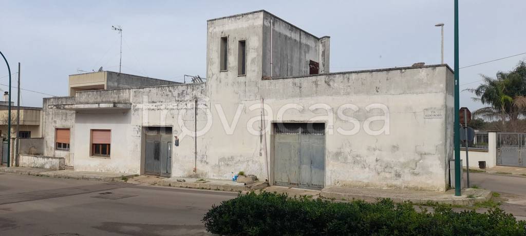 casa indipendente in vendita a San Donato di Lecce