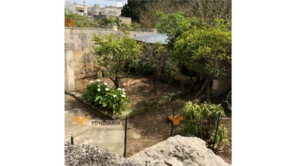 casa indipendente in vendita a San Donato di Lecce in zona Galugnano