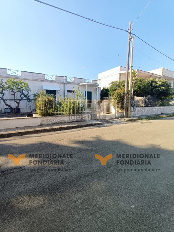 casa indipendente in vendita a San Donato di Lecce in zona Galugnano