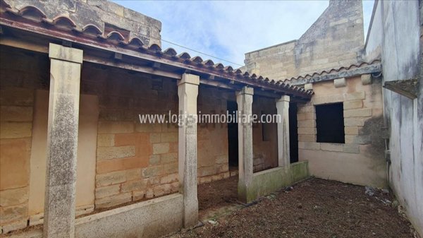 casa indipendente in vendita a San Donato di Lecce in zona Galugnano