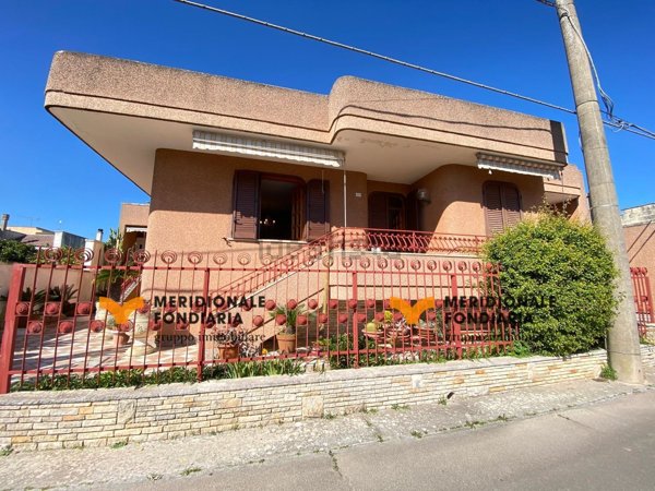 casa indipendente in vendita a San Donato di Lecce in zona Galugnano