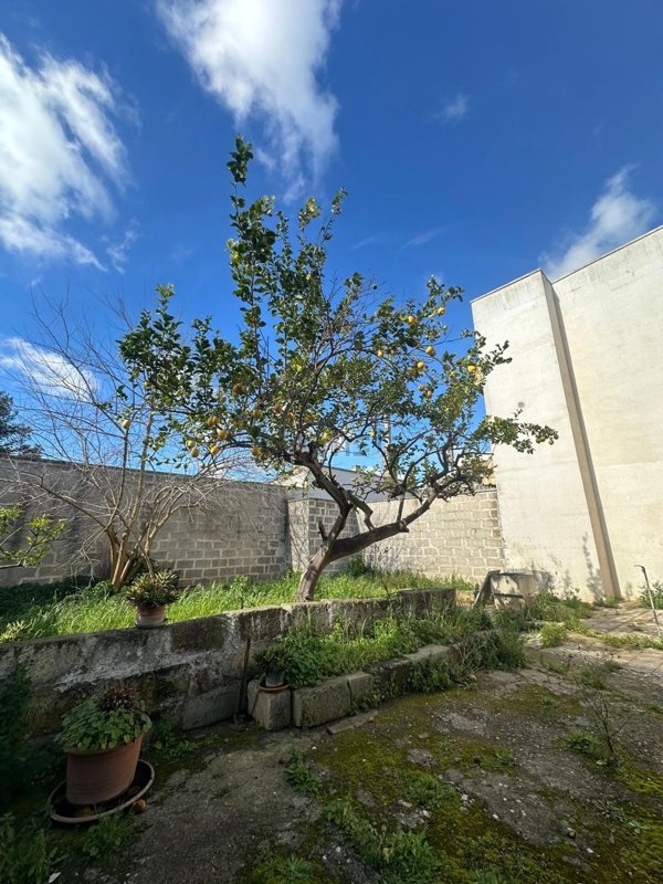 casa indipendente in vendita a San Donato di Lecce in zona Galugnano