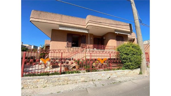 casa indipendente in vendita a San Donato di Lecce in zona Galugnano