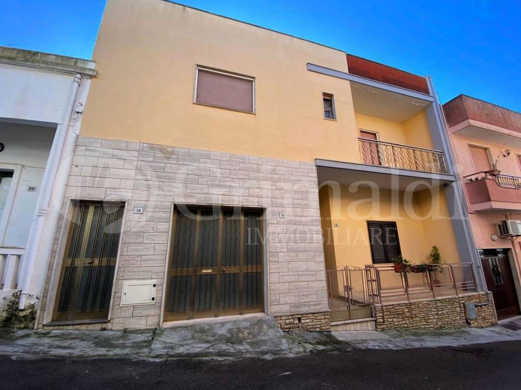 casa indipendente in vendita a Sannicola