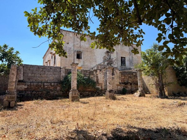 casa indipendente in vendita a Sannicola