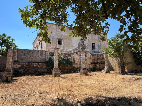 casa indipendente in vendita a Sannicola