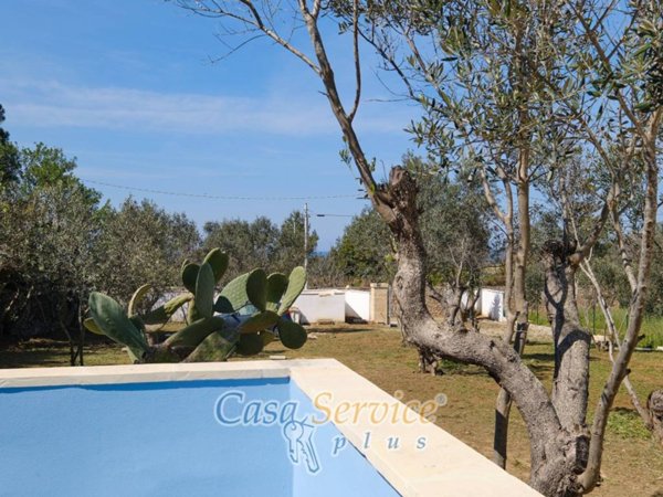 casa indipendente in vendita a Sannicola