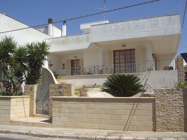 casa indipendente in vendita a Sannicola