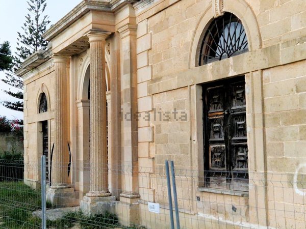 pentavano in vendita a Sannicola in zona Chiesanuova