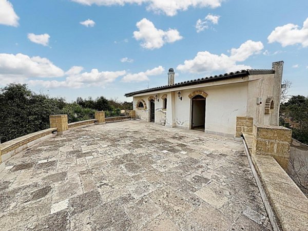 casa indipendente in vendita a Sannicola
