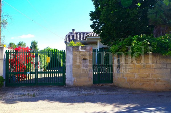 casa indipendente in vendita a Sannicola