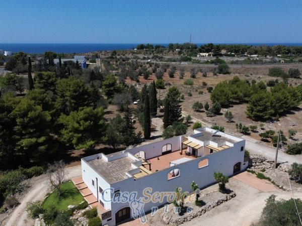 casa indipendente in vendita a Sannicola