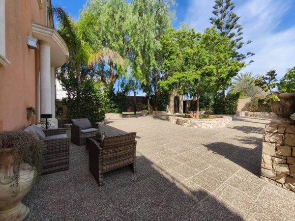 casa indipendente in vendita a Sannicola