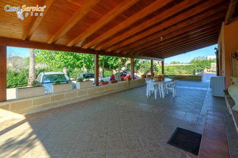 casa indipendente in vendita a Sannicola