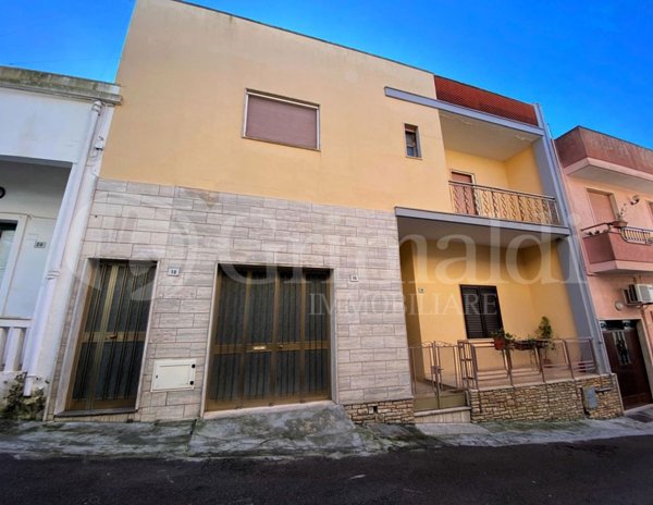 casa indipendente in vendita a Sannicola